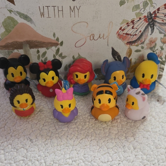 NWT DISNEY JEEP DUCKS 9 PACK #2 - Picture 1 of 1